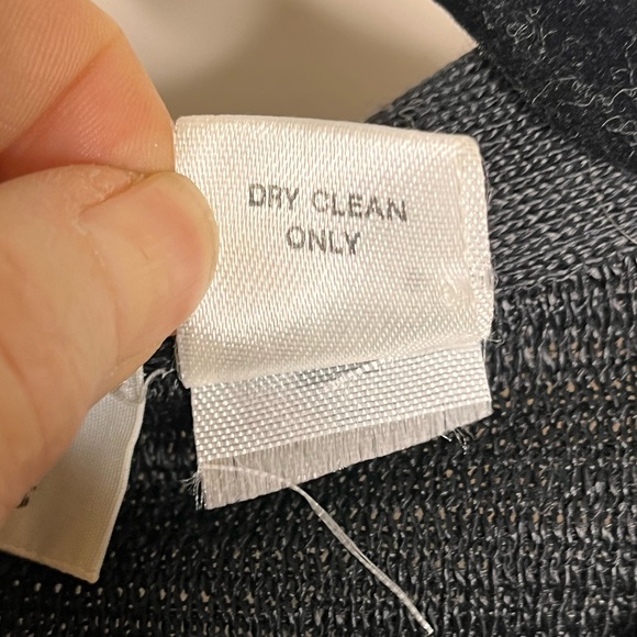 VINTAGE BLOOMINGDALE’S black/gray tassel & appliqué ribbed cardigan size medium - Picture 6 of 6